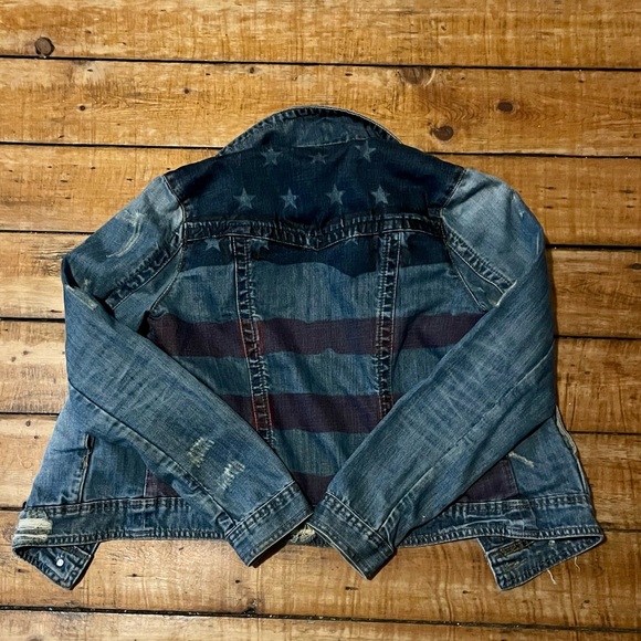 Size Small, Distressed Denim Jacket - very unique - Picture 6 of 8